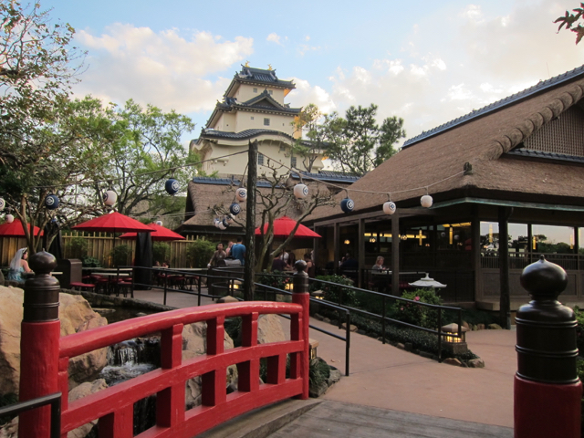 Snacking Around the World in Epcot | March 2015 Walt Disney World Trip Report Update